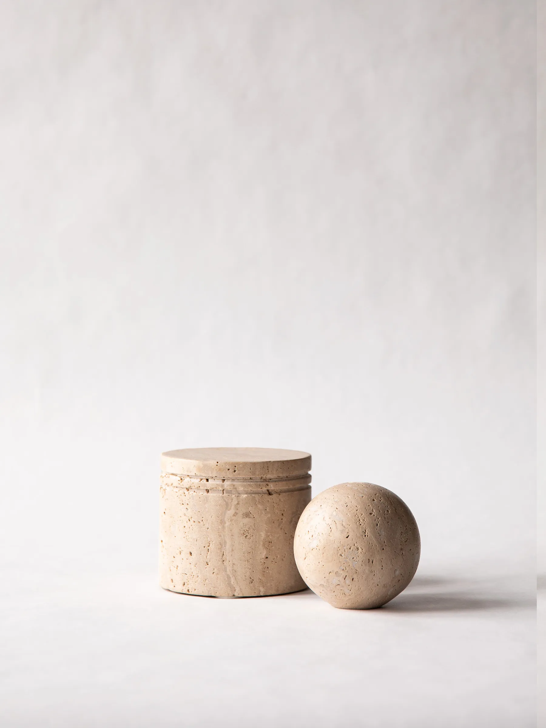 Barattolo Travertine con coperchio.jg{font-size:18px}Ø 13 cm