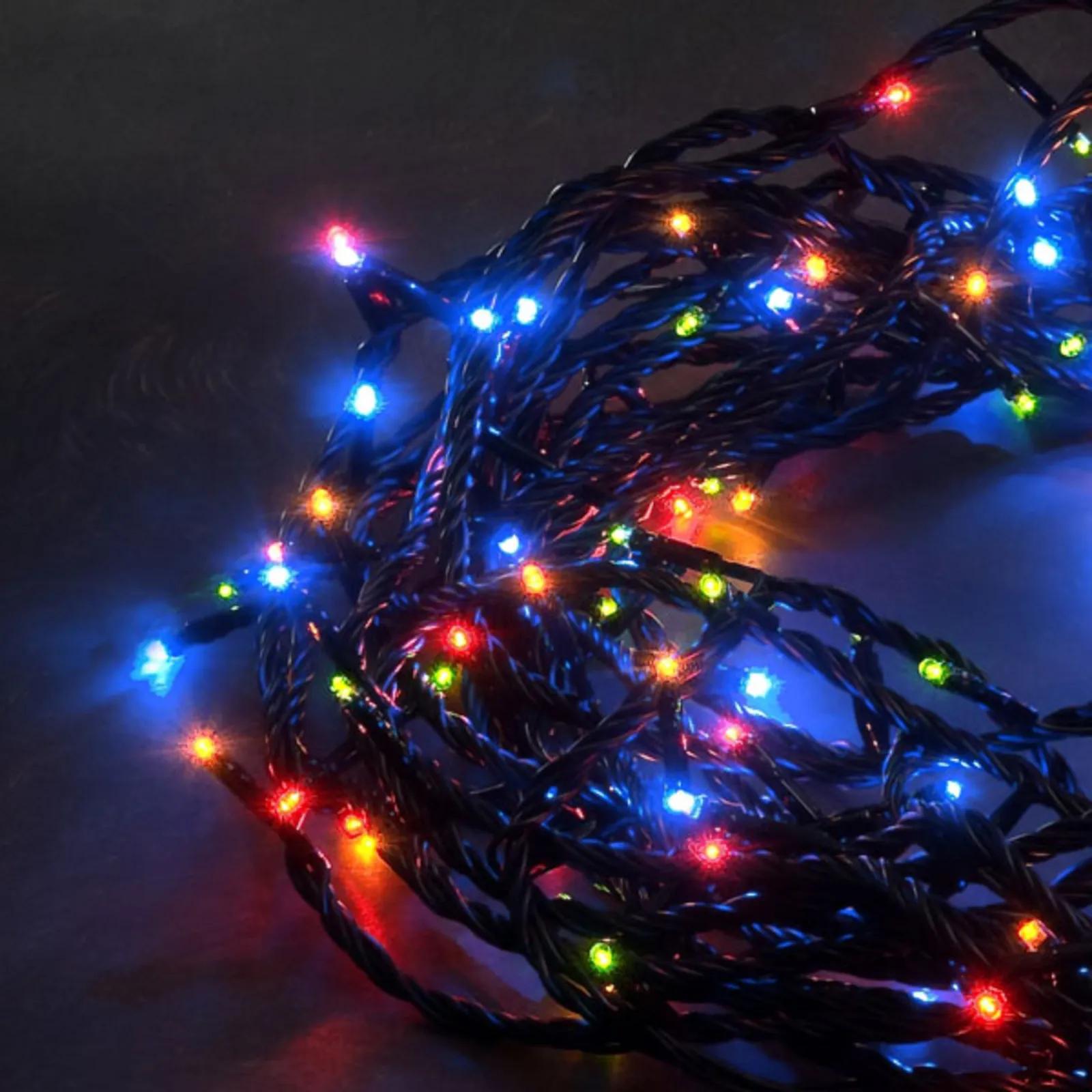 Catena luminosa a LED colorata con 80 luci 10,5m