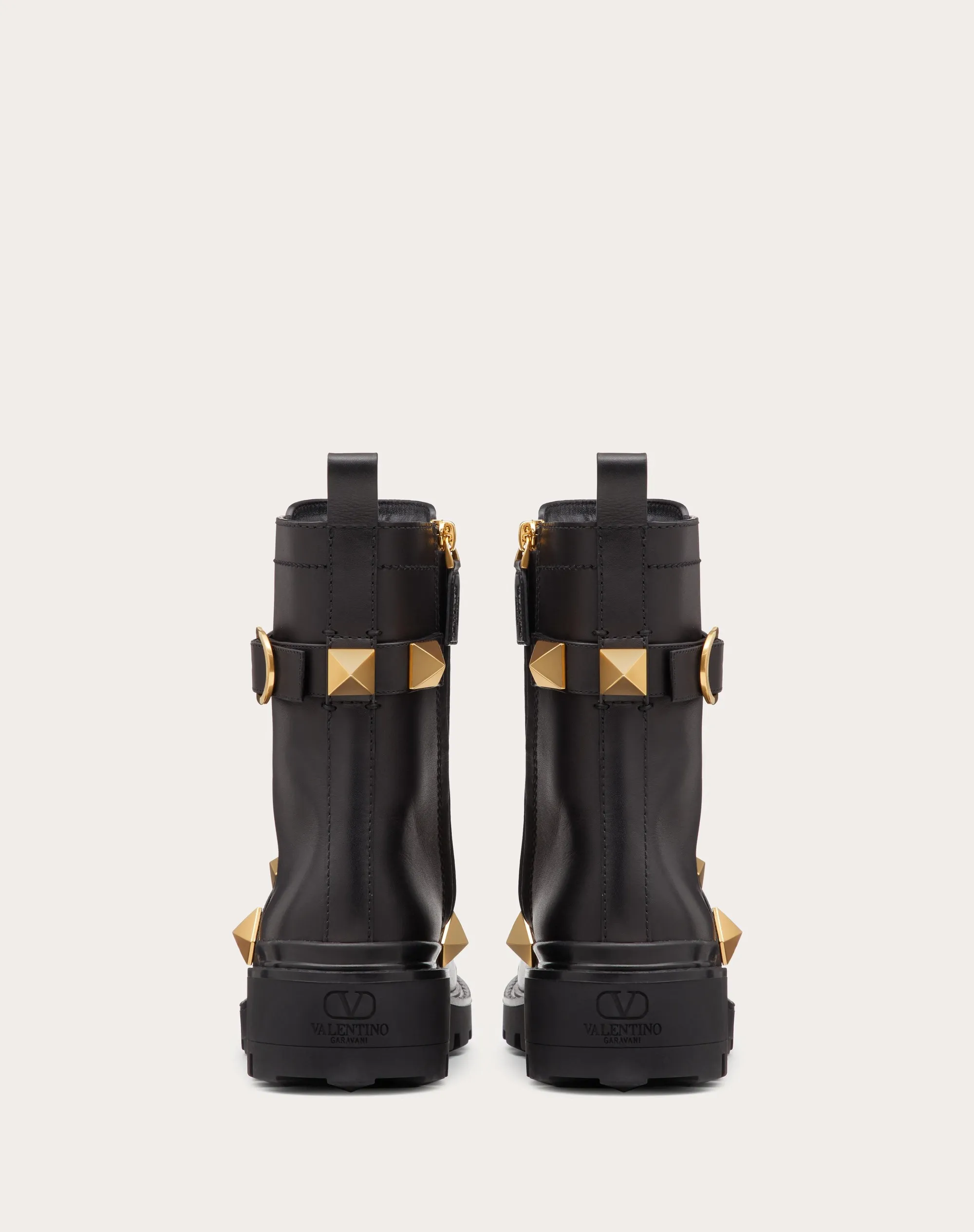 Combat boot with Roman stud in vitello - 40mm.