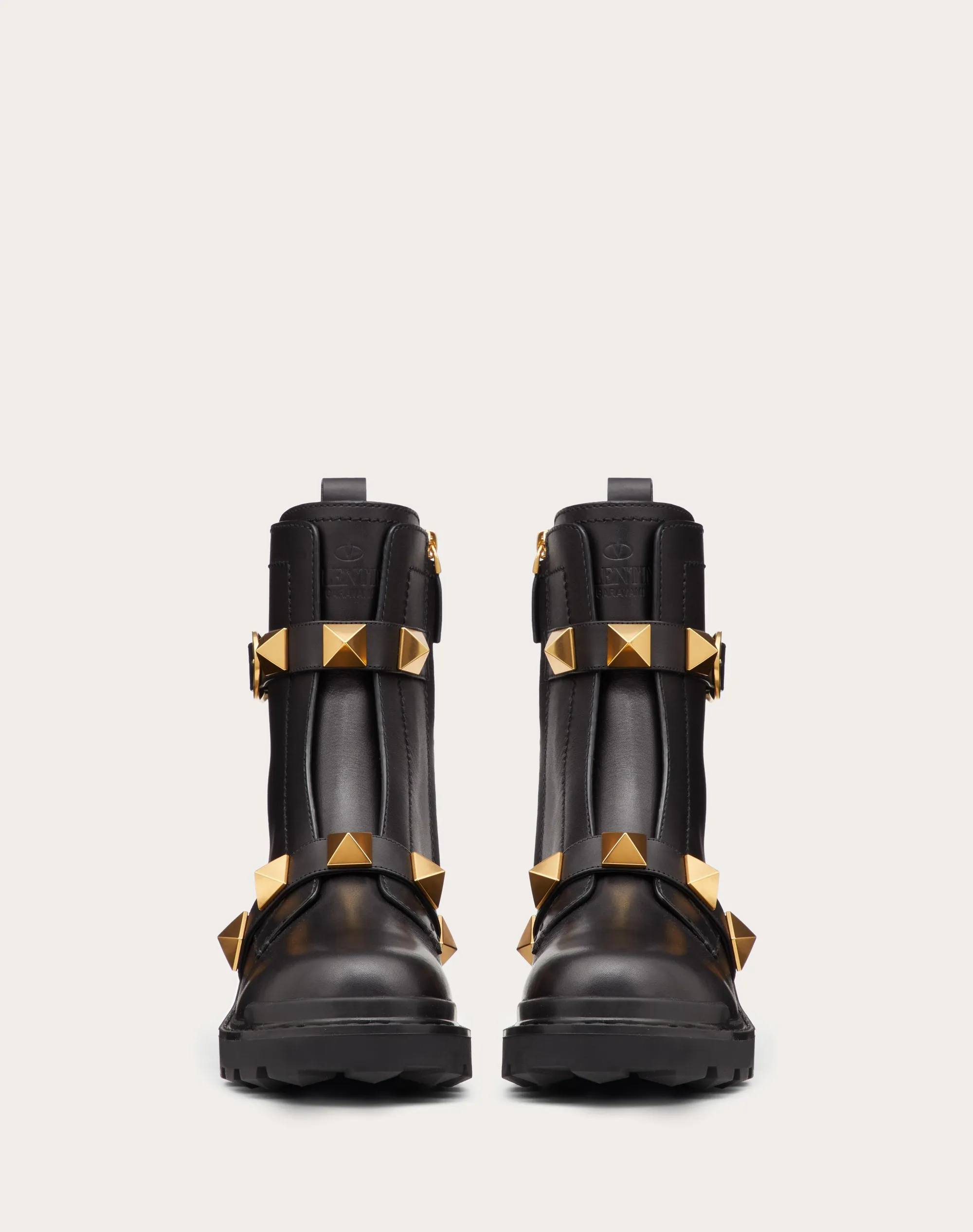 Combat boot with Roman stud in vitello - 40mm.
