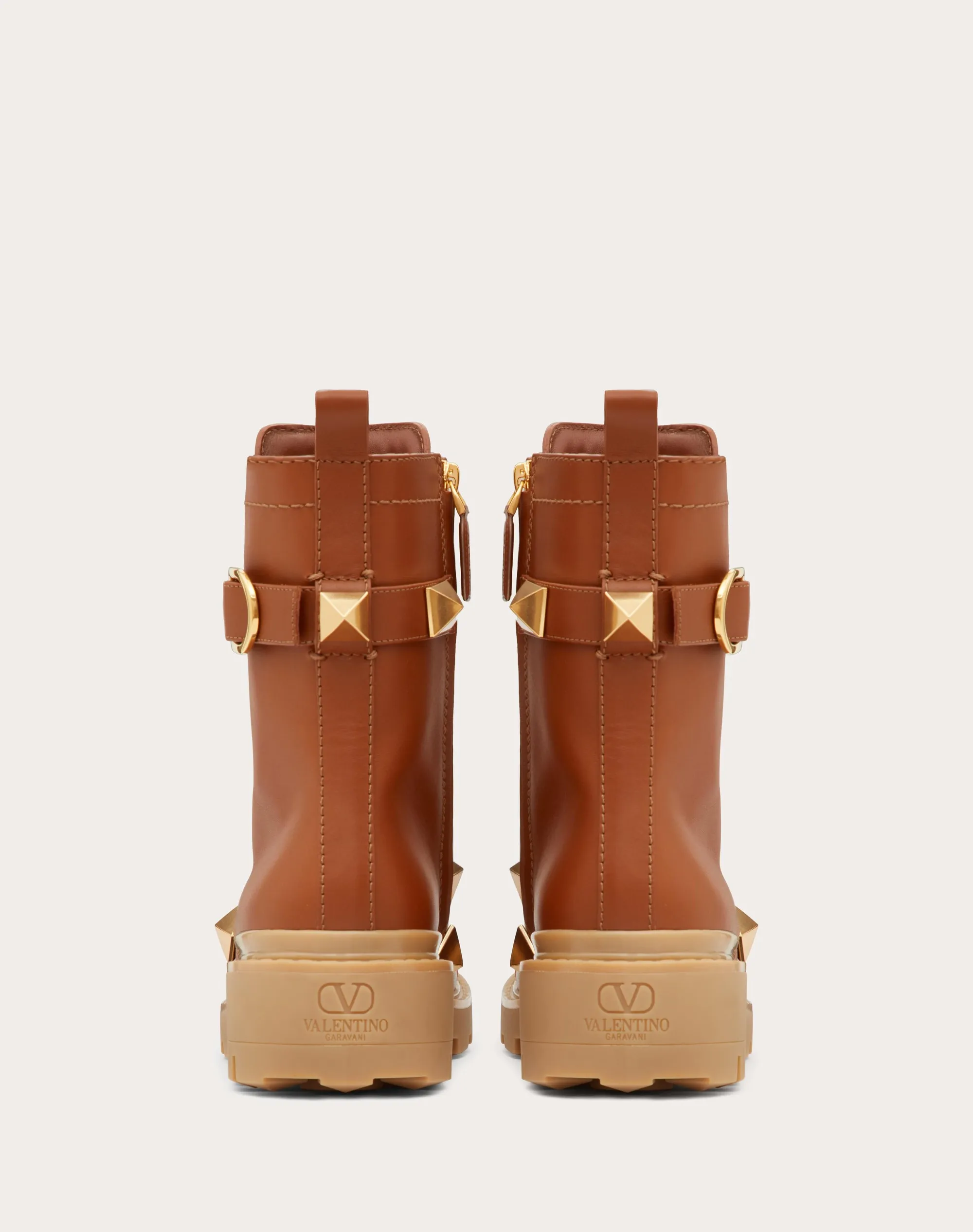 Combat boot with Roman stud in vitello - 40mm.