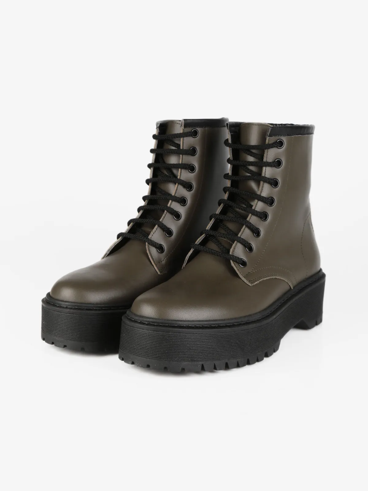 Combat leather boots for women with platform - Solada