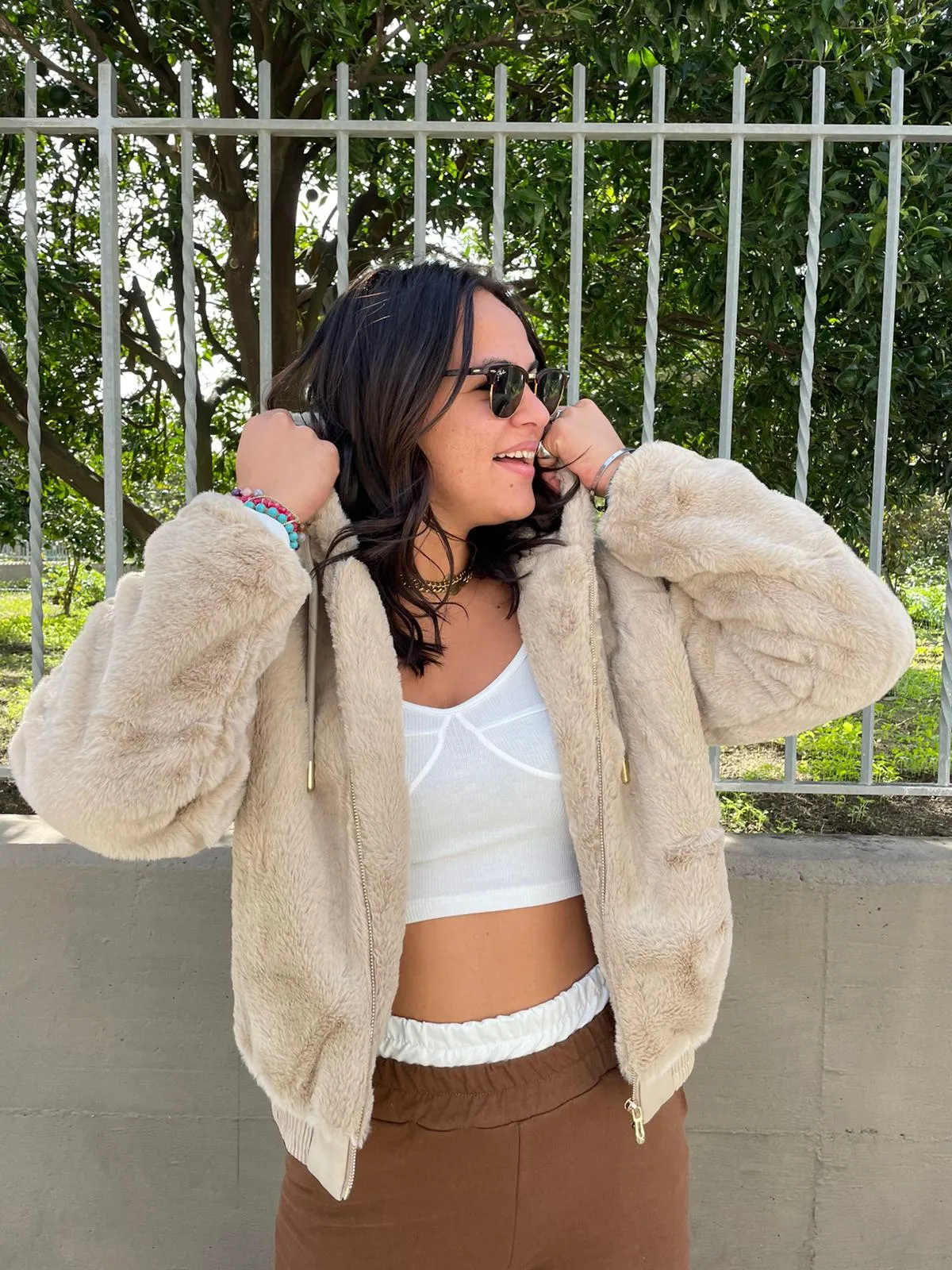 Eco fur hoodie with zipper.