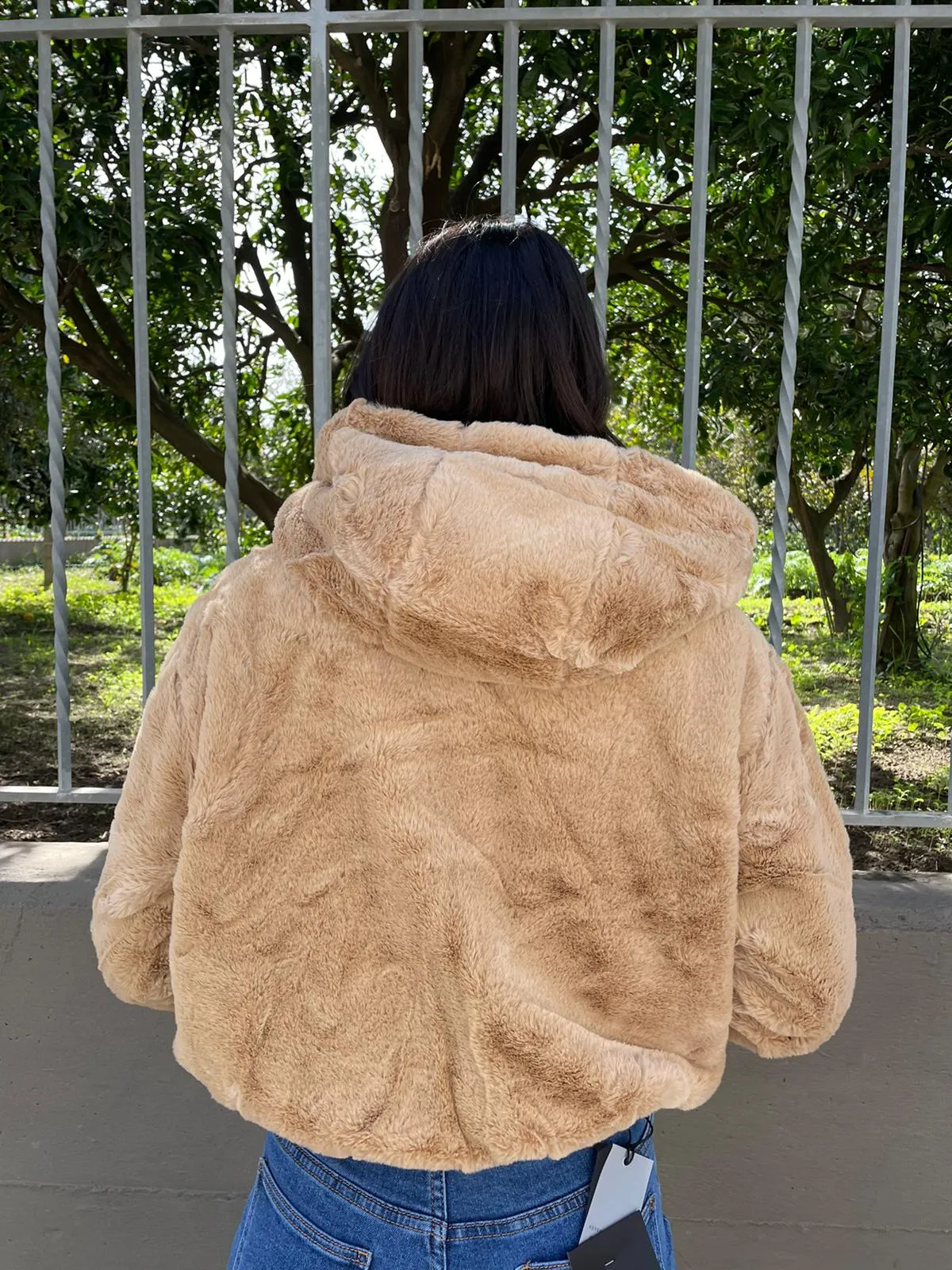Eco fur hoodie with zipper.