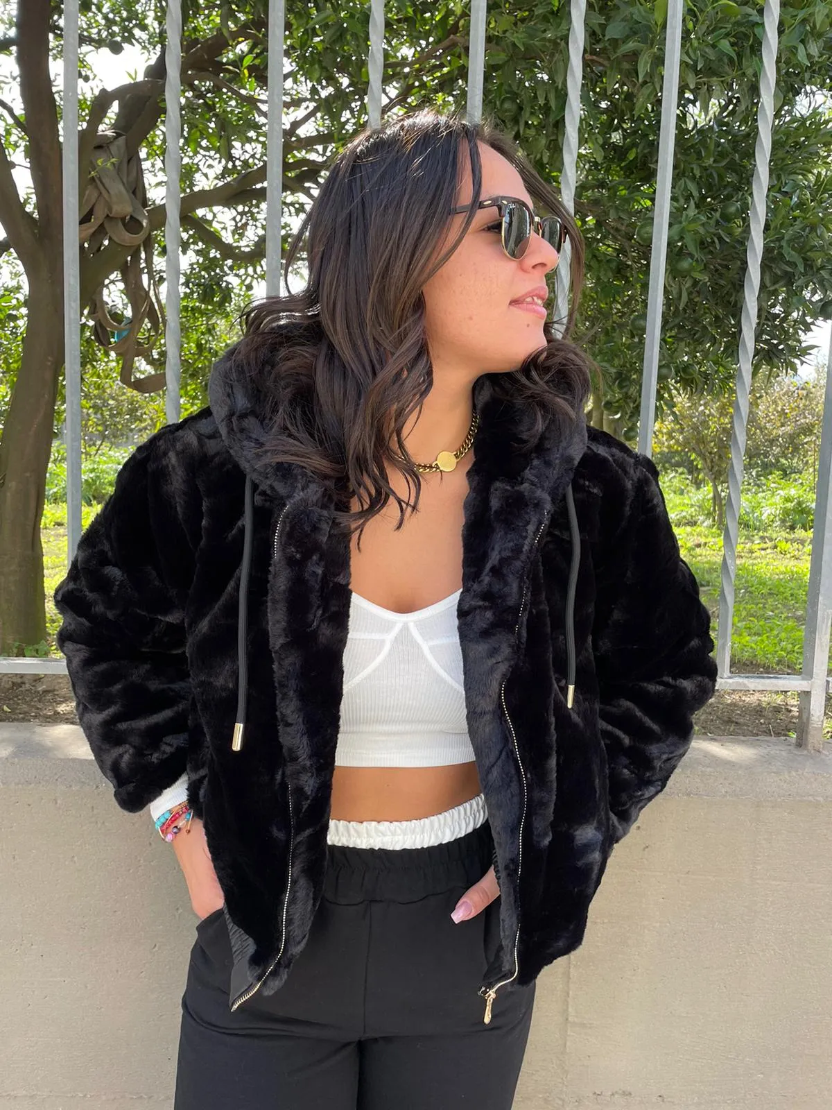Eco fur hoodie with zipper.