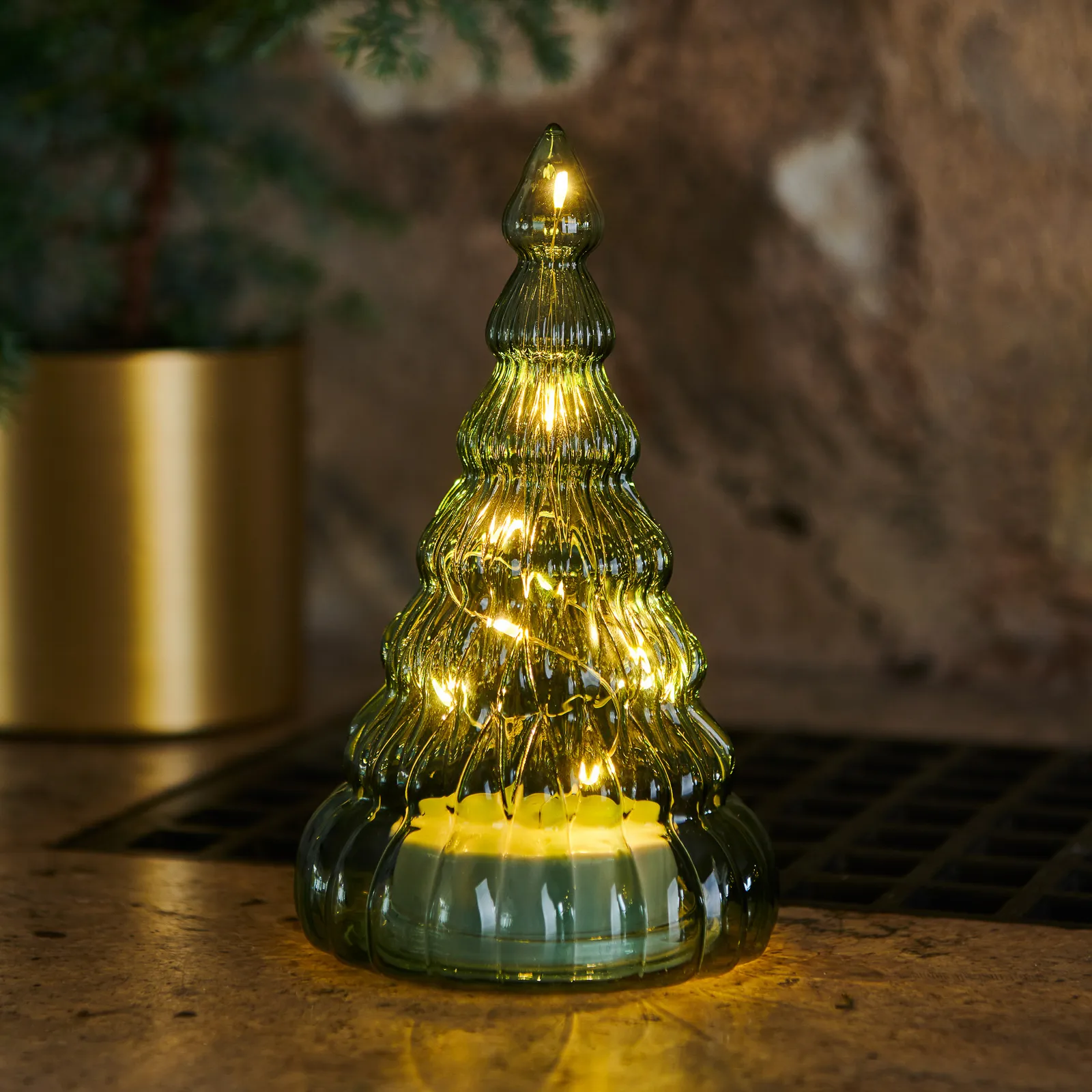 Figura LED Lucy, albero di vetro, verde, 16,5cm