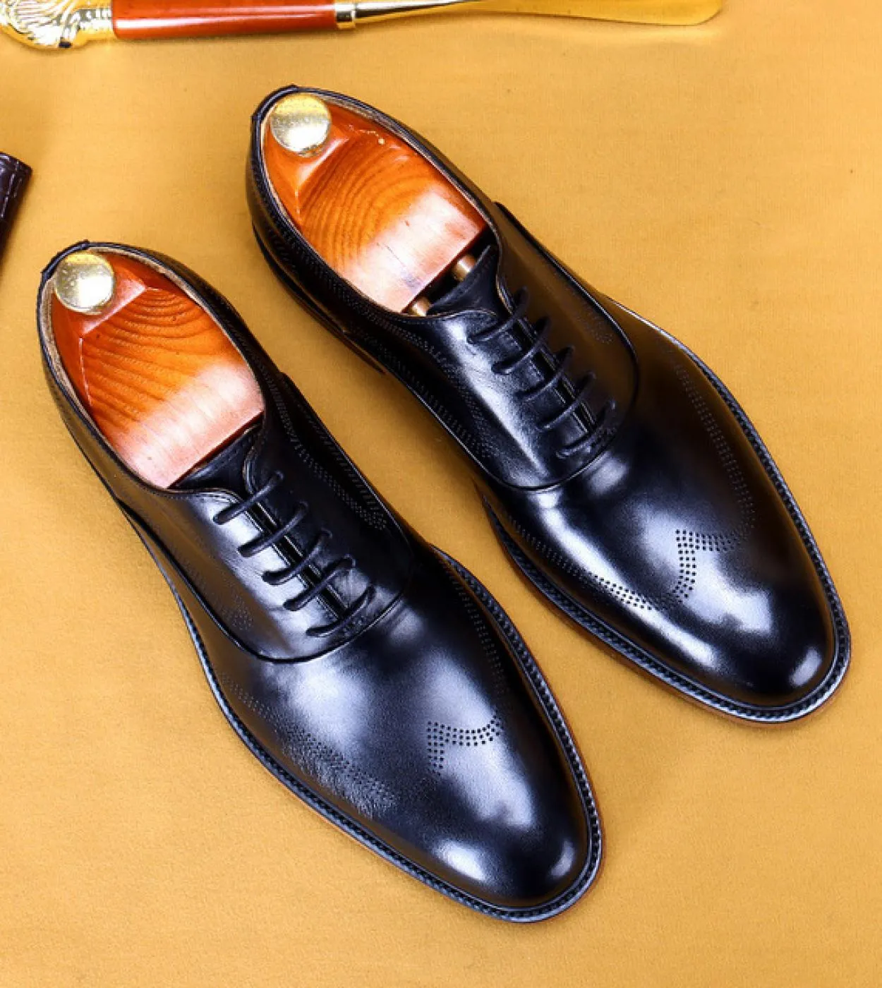 Italian luxury men's elegant genuine leather handmade dress shoes for weddings, work, and social events - Oxfords.