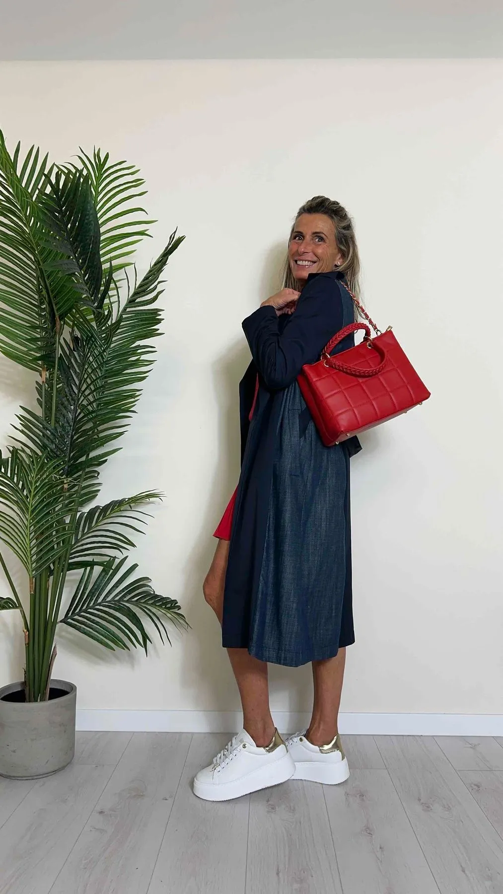 LALTERNATIVASTYLE - 4595114P45 - BAULETTO PELLE CON MANICI E CATENA INTRECCIATI