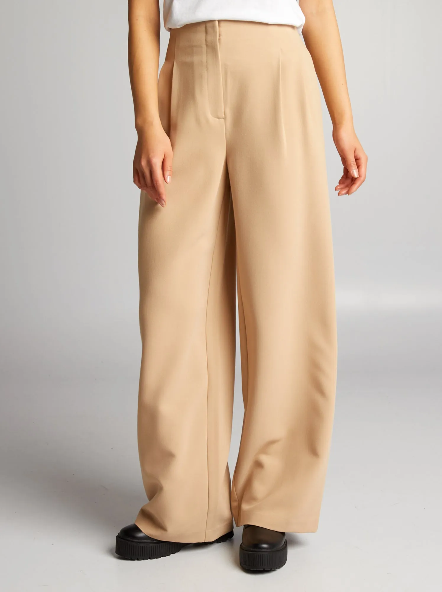 Loose high-waisted pants - BEIGE.