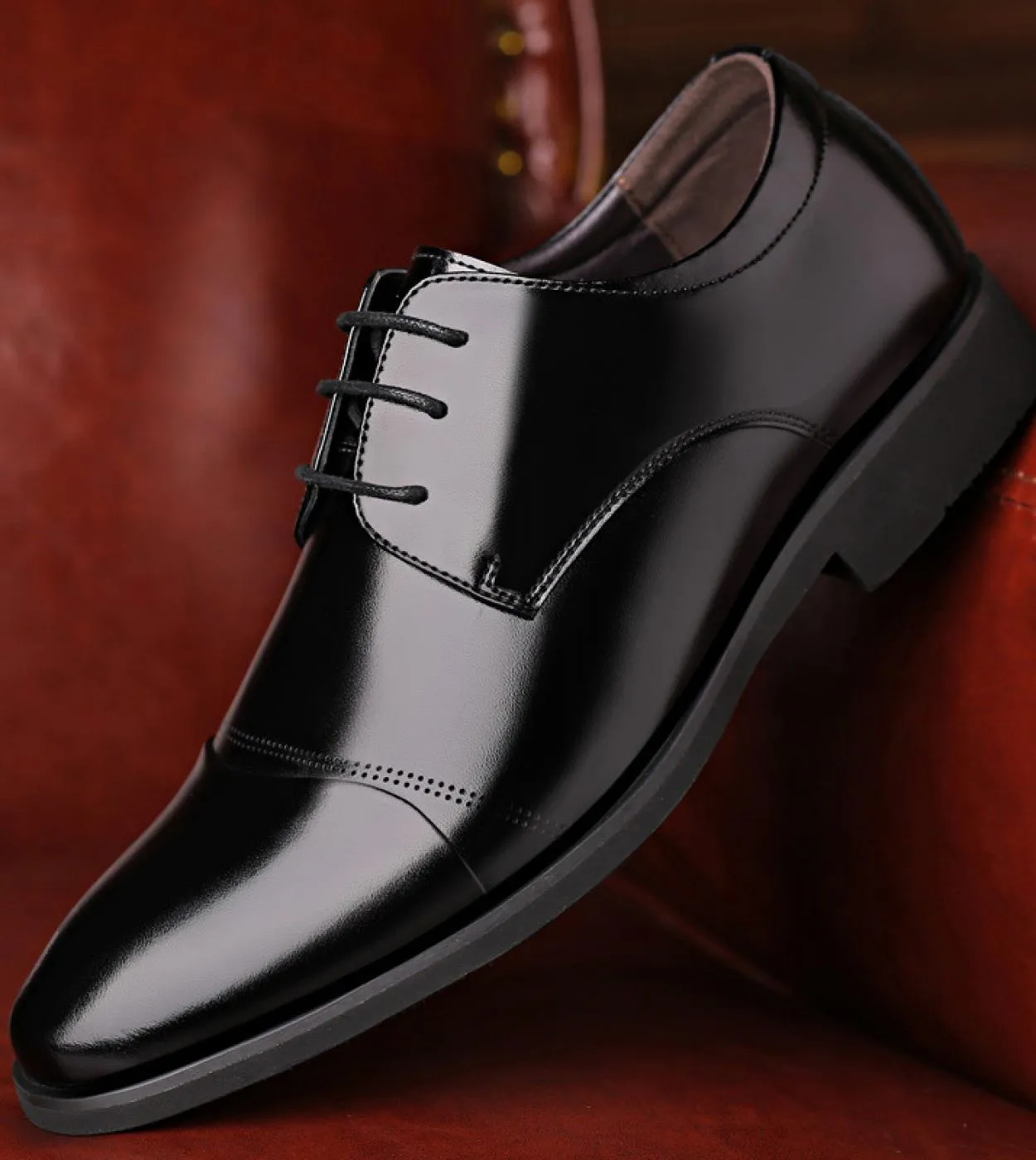 Men's formal leather work shoes high-quality men's office attire luxury men's shoes.