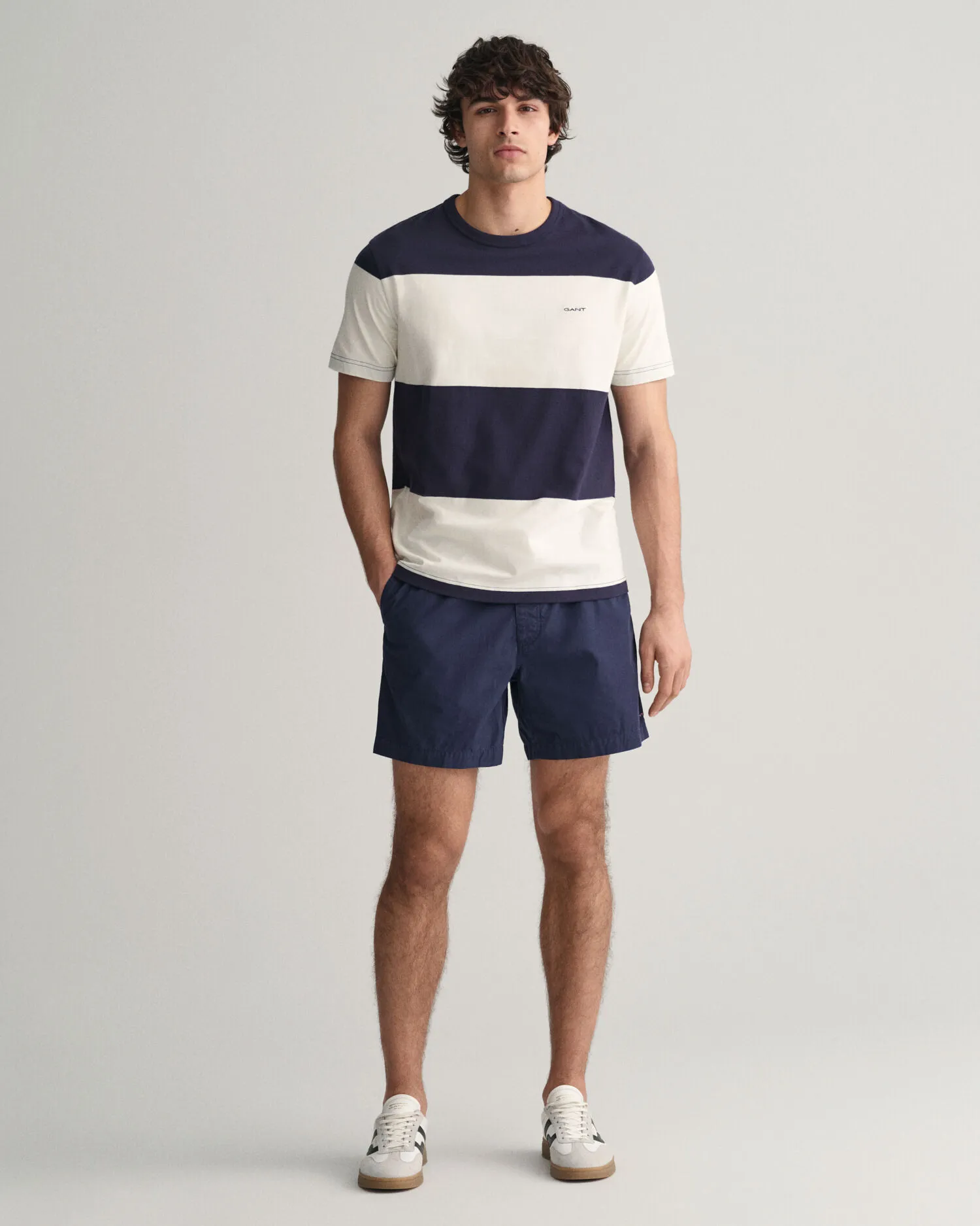 T-shirt a righe larghe    