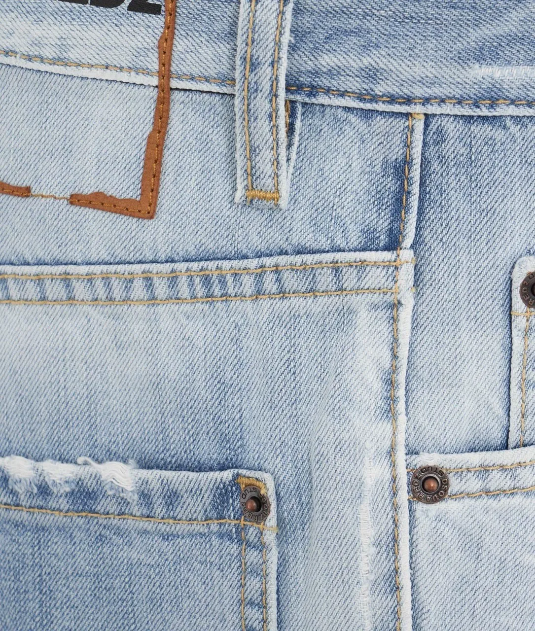 Tailored combat jeans in blue color.